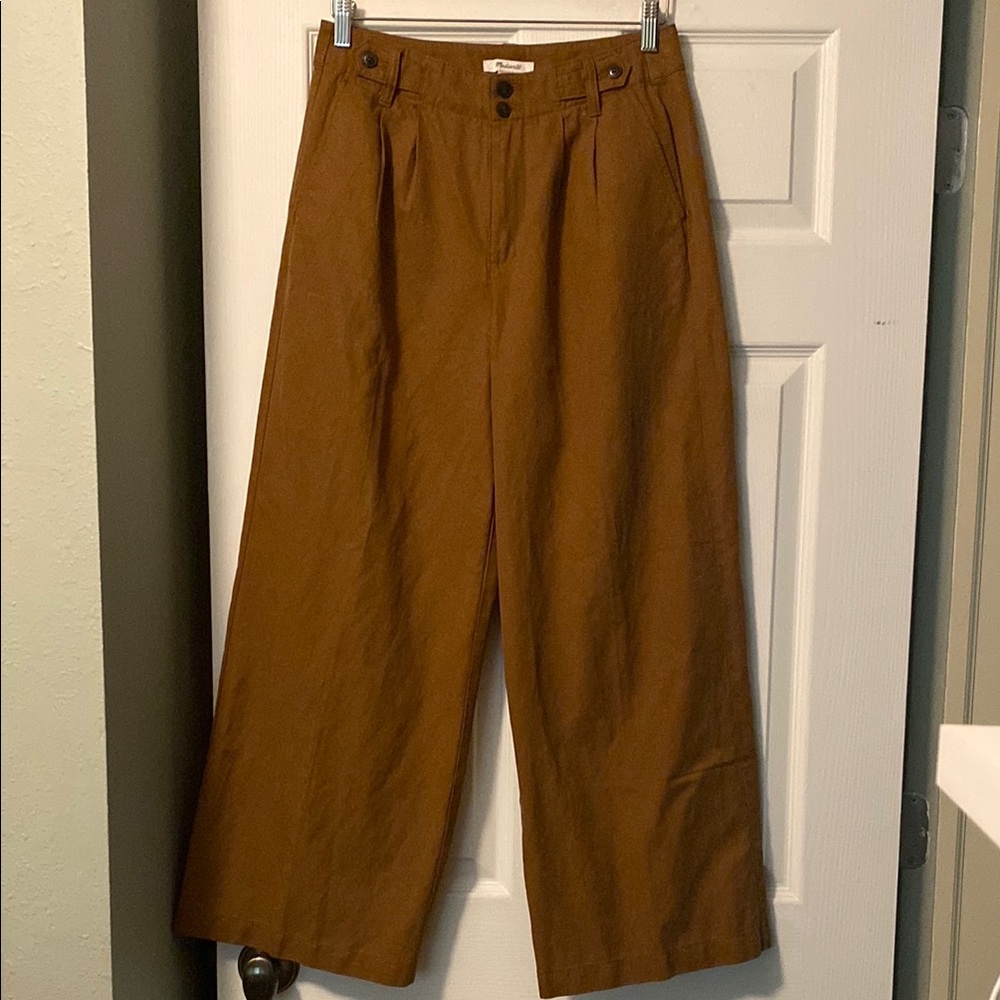 The Petite Harlow Wide-Leg Pant in tan